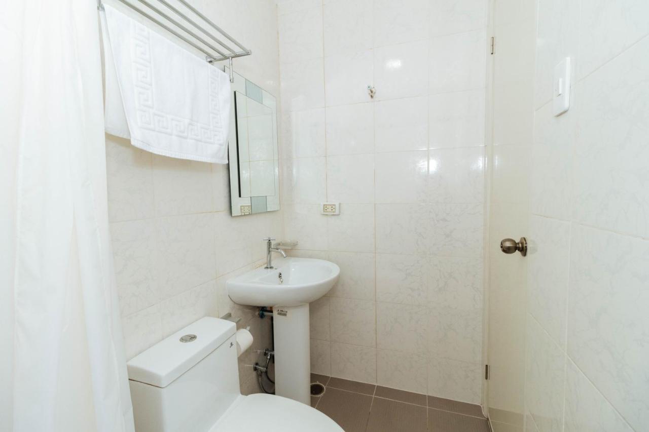 Hotel Reddoorz Near Osmena Highway 1 Makati City Esterno foto
