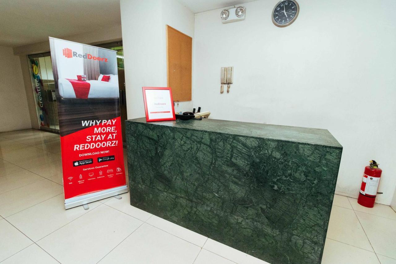 Hotel Reddoorz Near Osmena Highway 1 Makati City Esterno foto