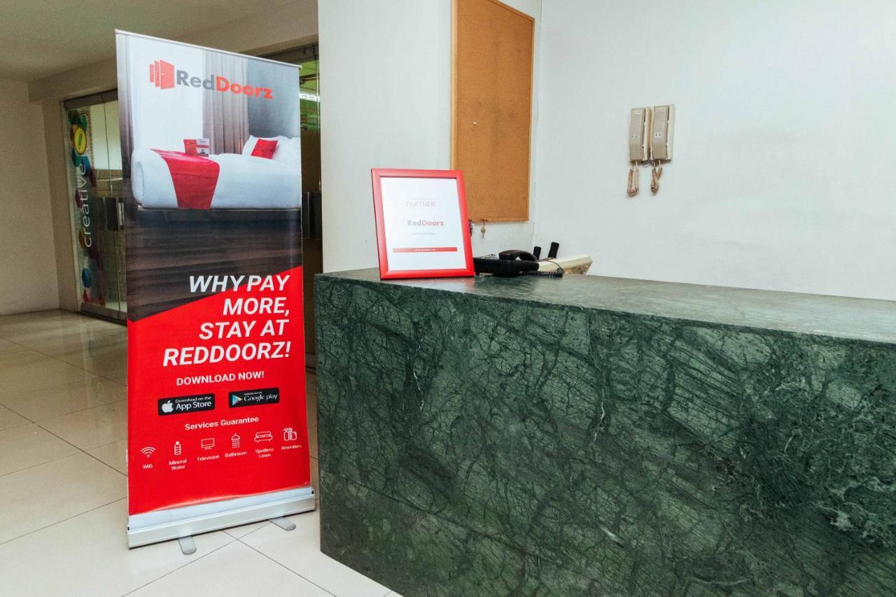 Hotel Reddoorz Near Osmena Highway 1 Makati City Esterno foto